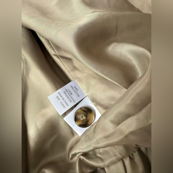 Helsa Short Bubble Hem Trench in Stone S - Picture 8 of 13